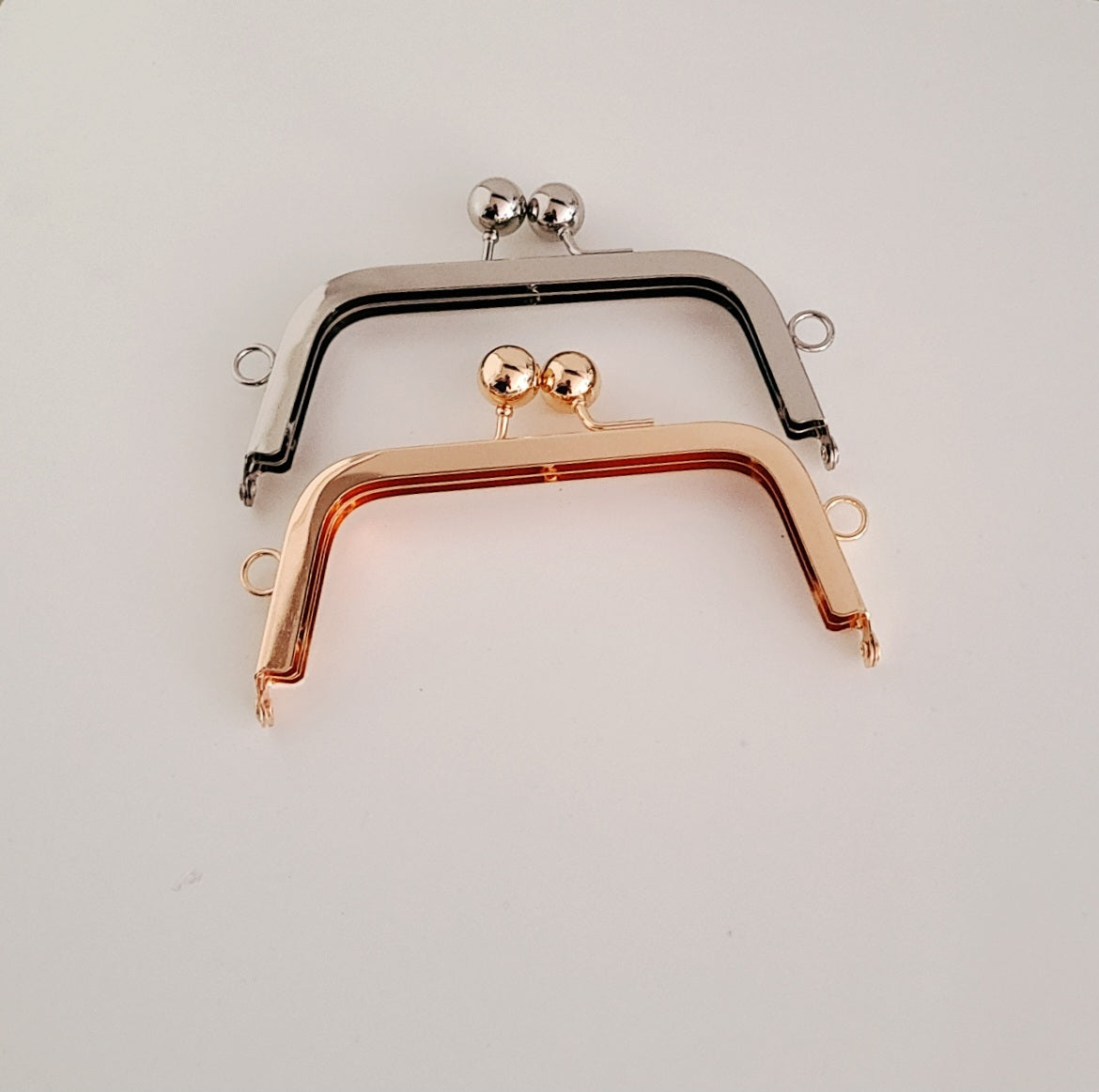 Small clasp frame for bag