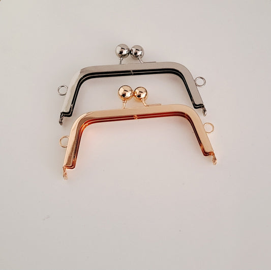 Small clasp frame for bag